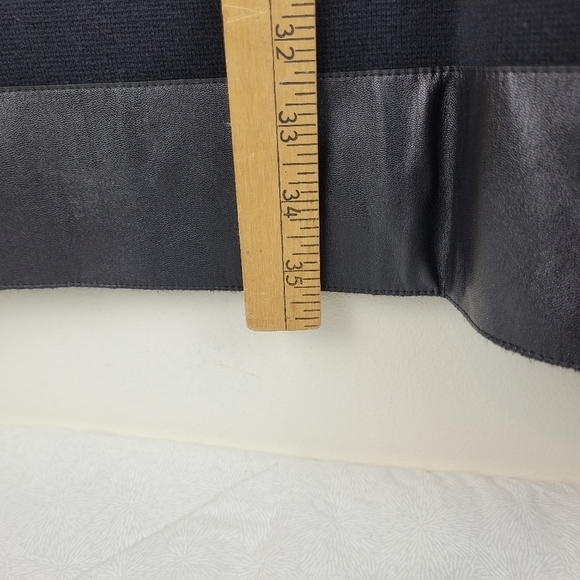 Chico's long black sleeveless sweater vest side slits faux leather trim office M - Picture 4 of 8